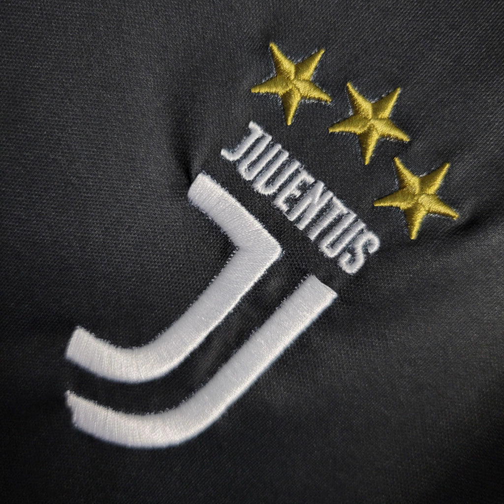 Juventus 19/20 Home Shirt